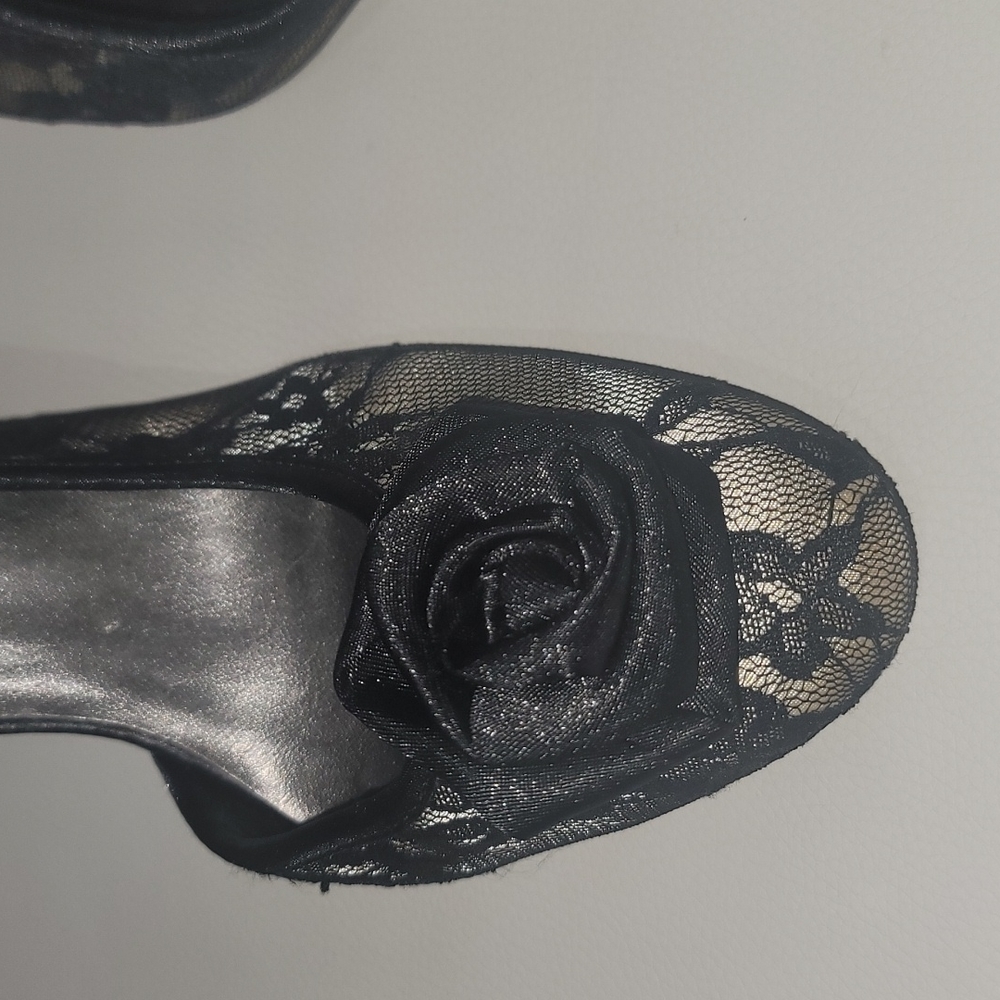 Black Lace High Heels size 8. 3.5" heel - Picture 3 of 8